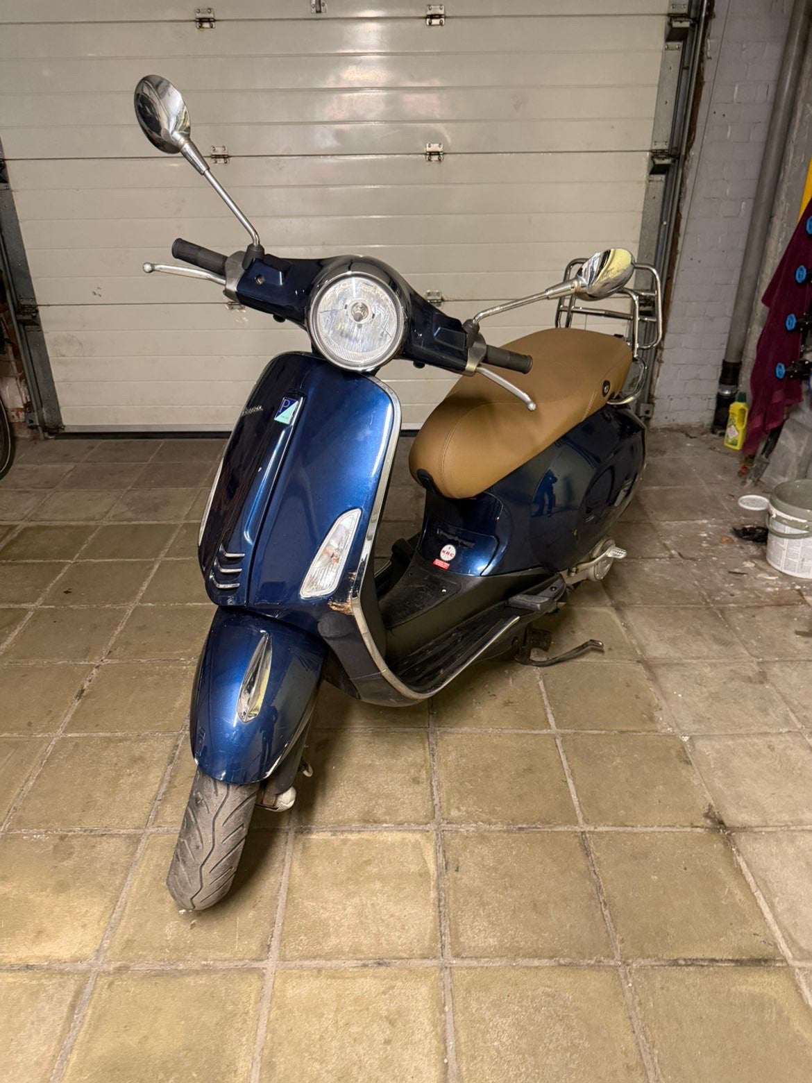 Vespa primavera A klasse, Fietsen en Brommers, Ophalen, Zo goed als nieuw