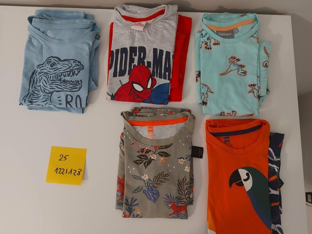 Pakketten kinderkleren 5,- EUR per pakket, Ophalen