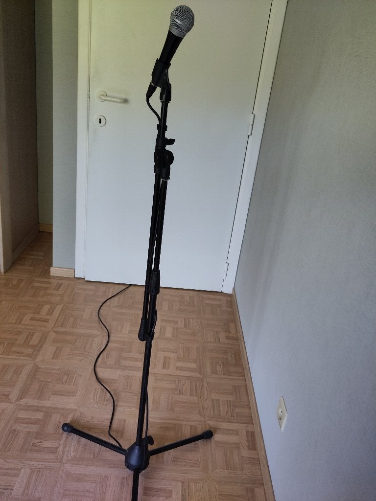 microphone op statief, merk Shure, Muziek en Instrumenten, Microfoons, Ophalen, Zo goed als nieuw, Zangmicrofoon