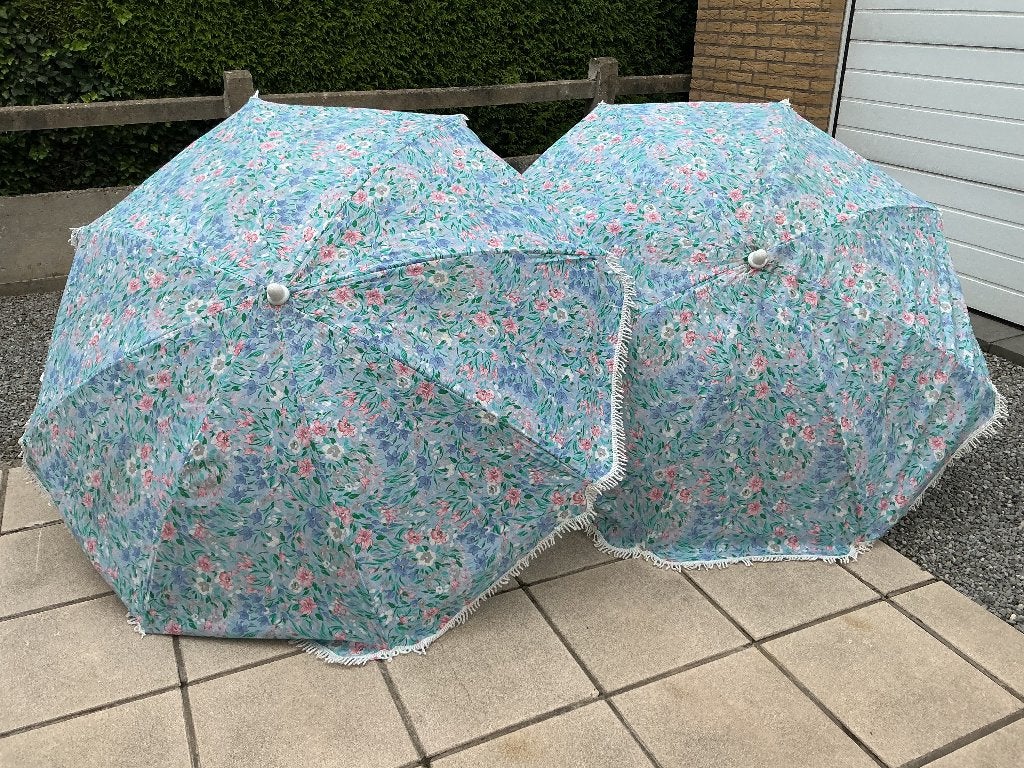 2 parasols, Tuin en Terras, Ophalen, Zo goed als nieuw, 1 tot 2 meter, Stokparasol