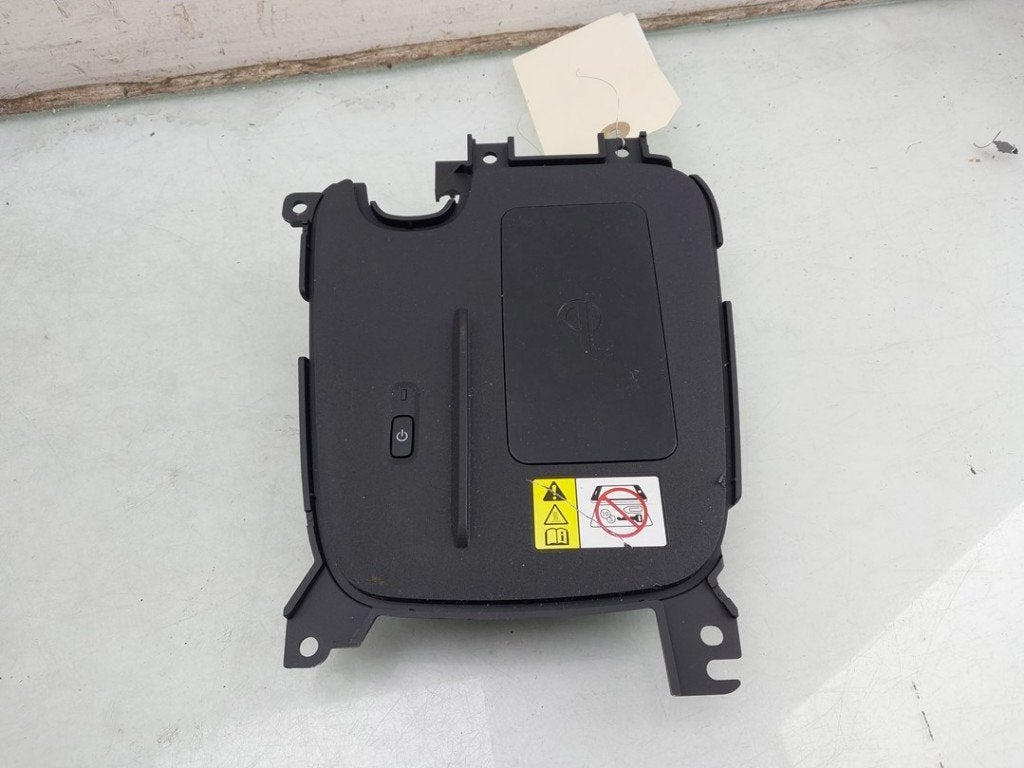 CHARGEUR DE TELEPHONE A INDUCTION (|861C0K0010|), Toyota Deutschland GmbH, Utilisé, Kundenbetreuung@toyota.de, Toyota-Allee 2
50858  Köln, DE