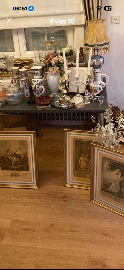 Kaders met prenten, Ophalen