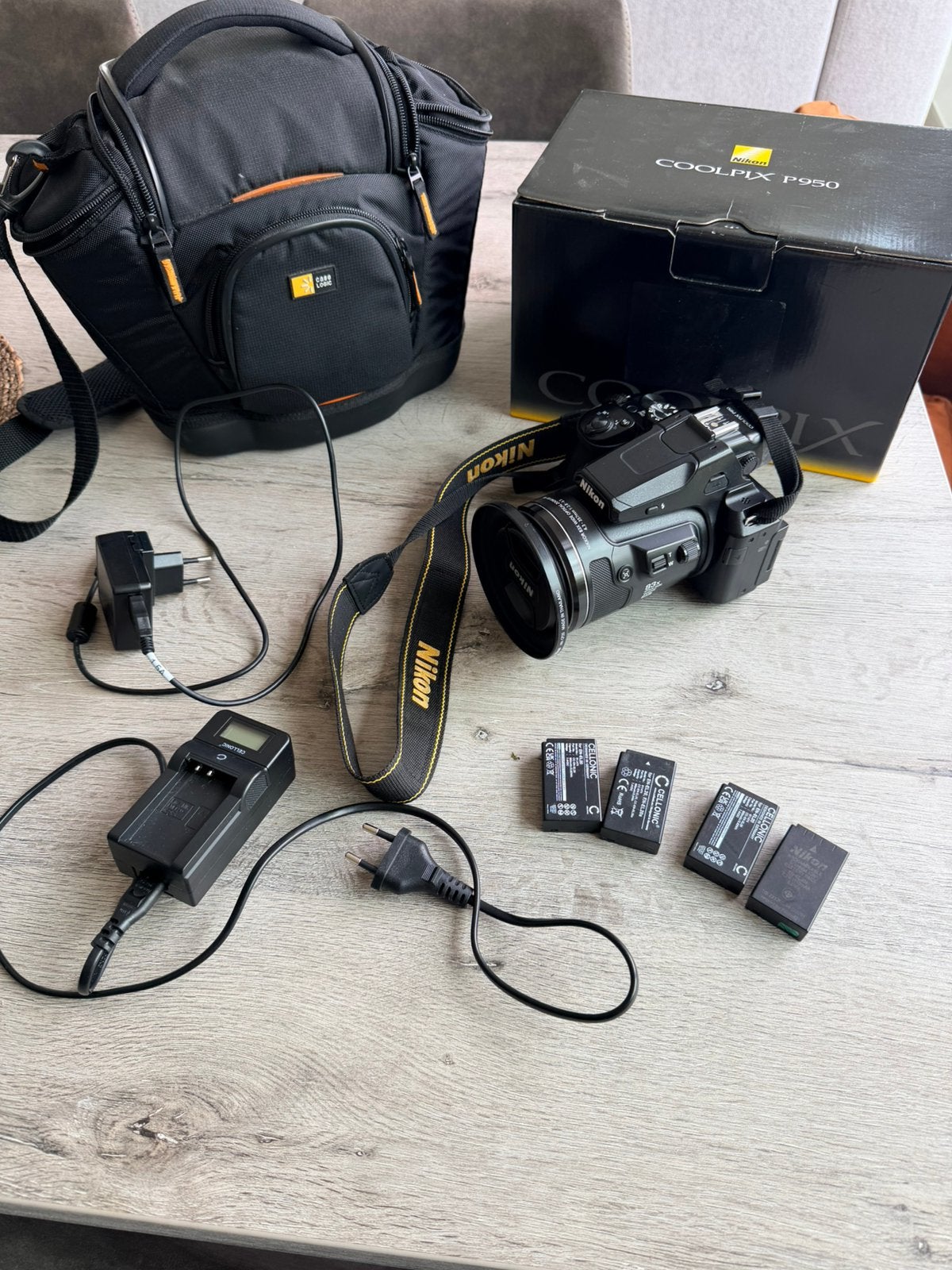 Nikon Coolpix P950, Audio, Tv en Foto, Ophalen, Zo goed als nieuw, Camera