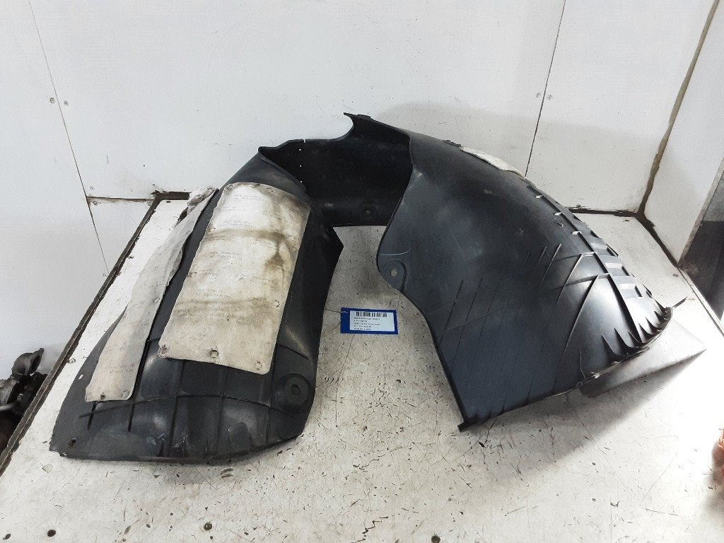 BINNENSPATSCHERM LINKS VOOR Kia Sportage (QL), Spatbord, Theodor-Heuss-Allee 11
60486  Frankfurt am Main, DE, Kia Deutschland GmbH