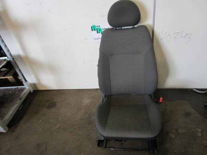 Stoel rechts van een Opel Corsa (Corsa C 00-), Auto-onderdelen, Gebruikt, -, -, Opel