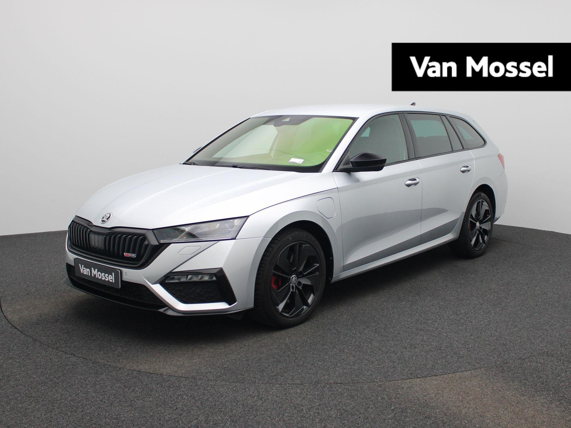 Skoda Octavia Combi 1.4 TSI PHEV 245 pk DSG6 RS MEMORY SEATS, Auto's, 245 pk, Stof, Gebruikt, Zwart