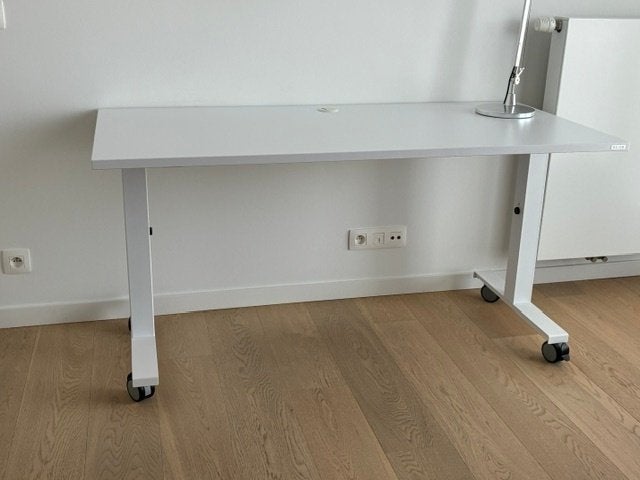 bureautafel + bureaukast+ bureaulamp, Huis en Inrichting, Bureaus, Ophalen, Zo goed als nieuw, Klassiek, Kabelgoot