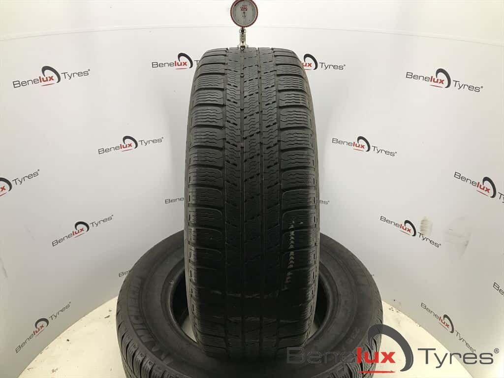 2of4 winter 235/65R17 104H Michelin Alp 235/65 R17 235/65/17, Auto-onderdelen, Banden en Velgen, Ophalen, Gebruikt, -, -