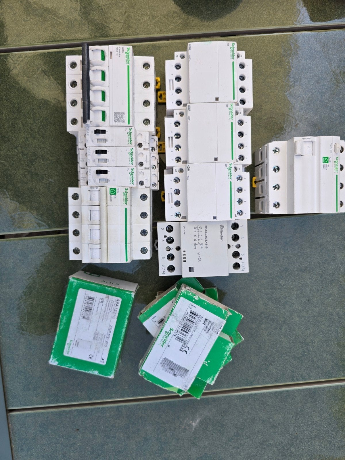 Schneider & Finder Elektrisch Materiaal (Lot of Apart) - Aut, Enlèvement ou Envoi