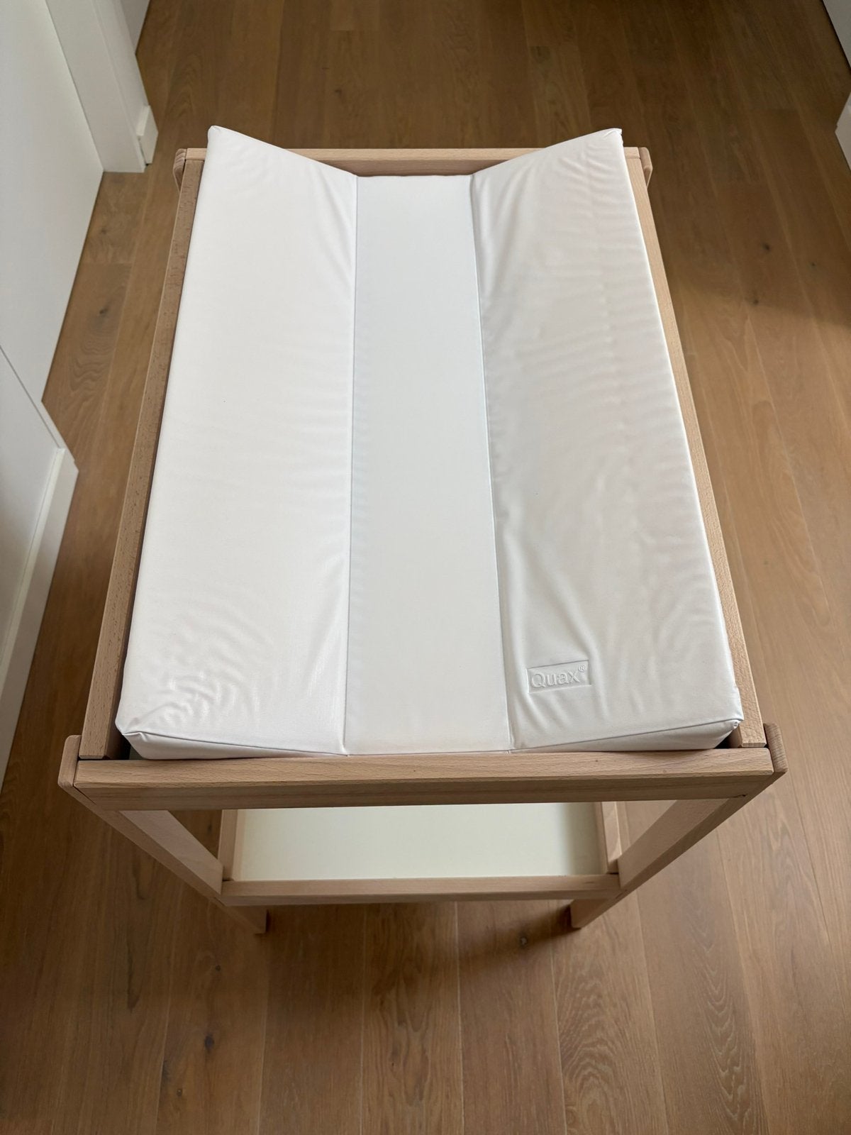 Table d'allaitement + oreiller, Enfants & Bébés, Enlèvement, Utilisé, Coussin à langer