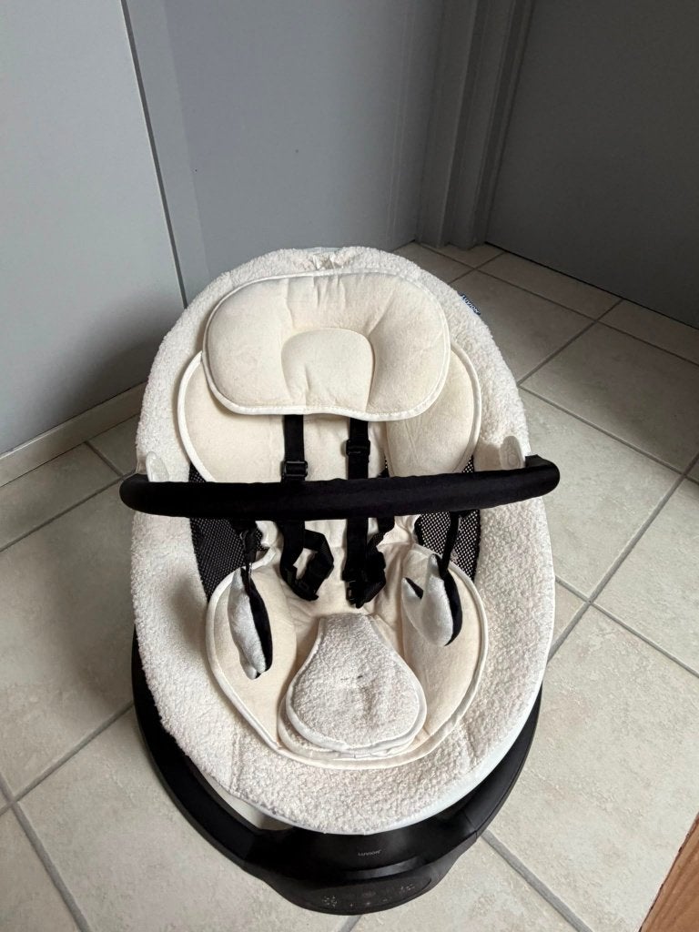 Luvion elektrische babyswing, Kinderen en Baby's, Schommelstoel, Met gordel(s) of riempje(s), Zo goed als nieuw, Ophalen