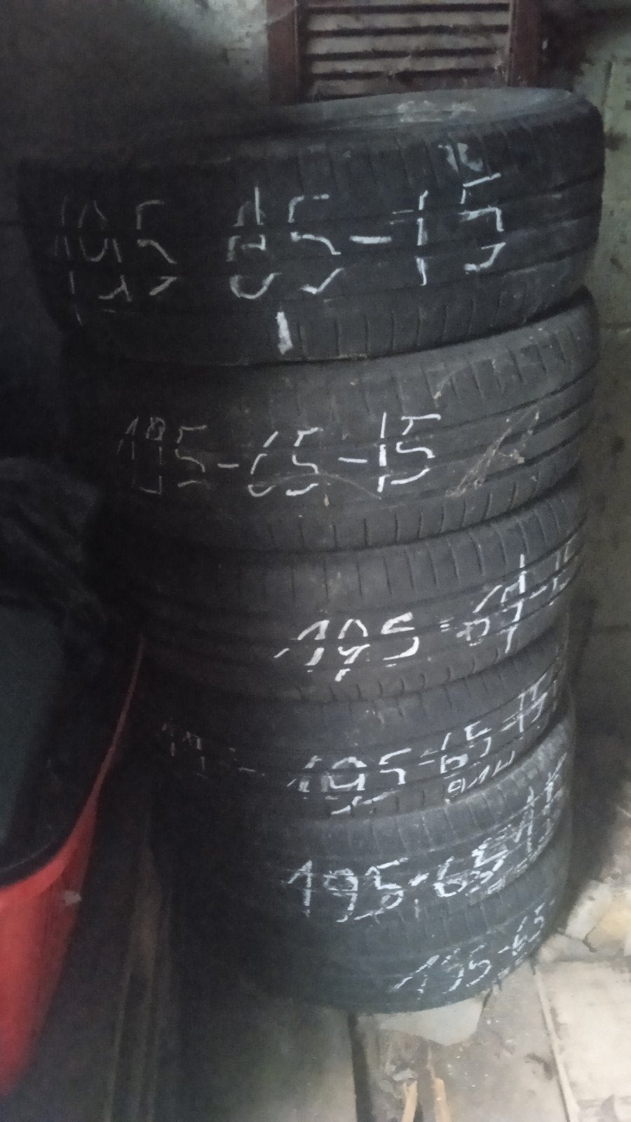 lot complet de pneus d'occasion (+ ou- 30 pièces), Autos : Divers, Enlèvement