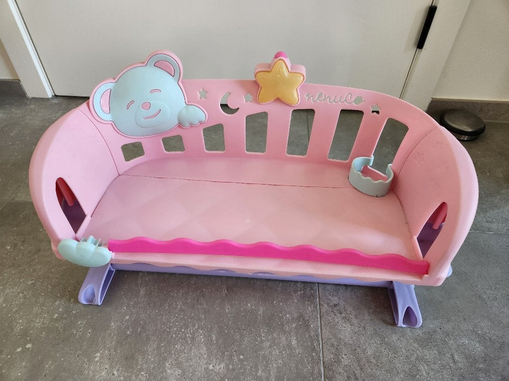 poppenbedje Nenuco, Kinderen en Baby's, Speelgoed | Poppen, Ophalen, Zo goed als nieuw, Overige typen
