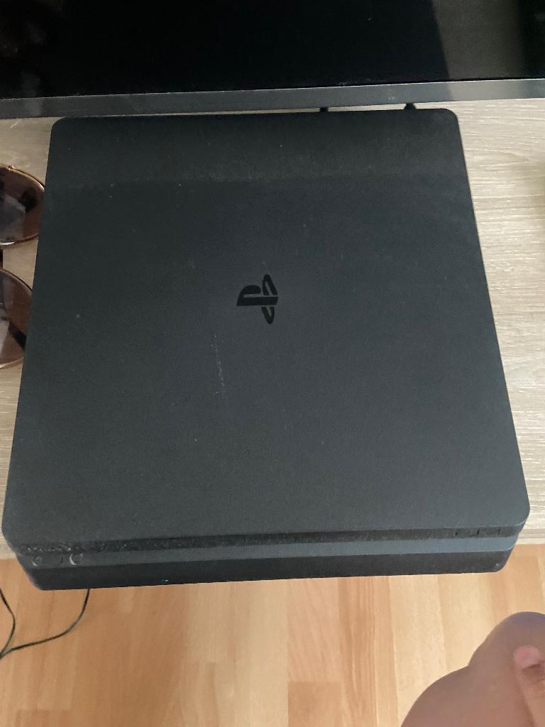 PlayStation, Games en Spelcomputers, Spelcomputers | Sony PlayStation 4, Gebruikt, Original, 500 GB, Met 3 controllers of meer