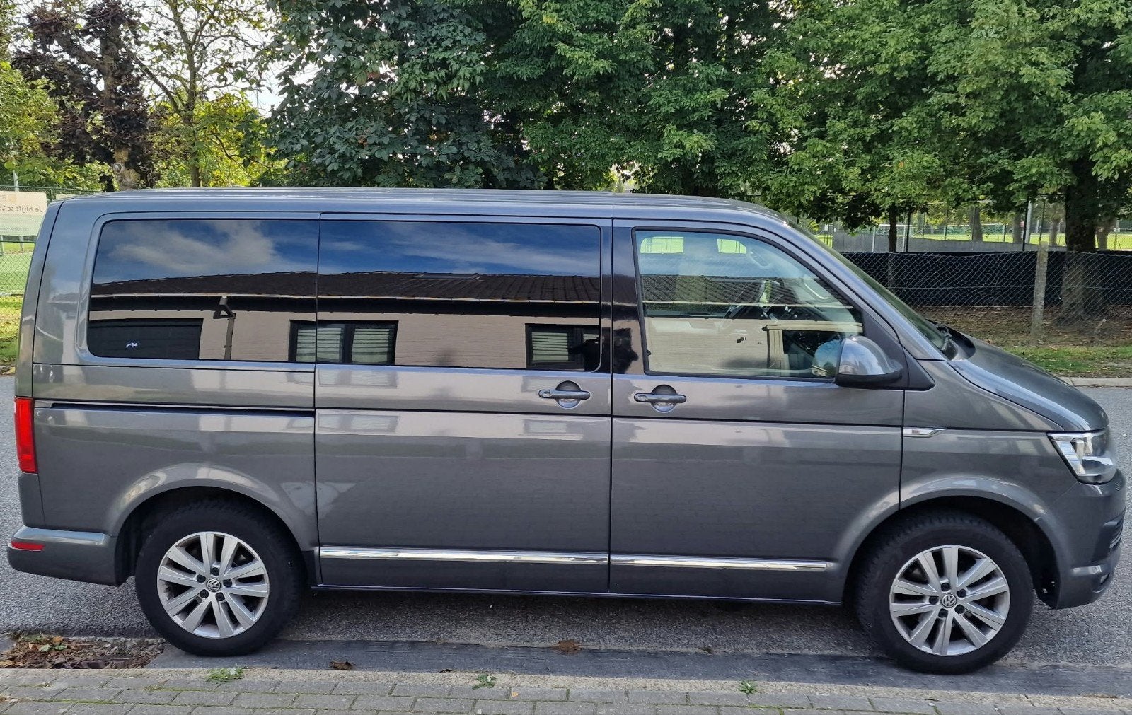 À SAISIR – VW CARAVELLE 2.0 TDI – DOUBLE CABINE UTILITA, Auto's, Volkswagen, Diesel, Particulier, Onderhoudsboekje