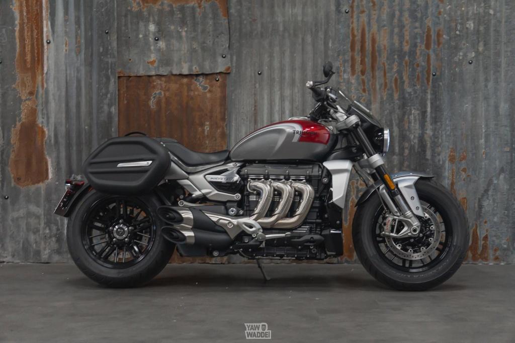 Triumph Rocket 3R- Silver Ice/ Cranberry Red, Motos, Permis Moto A, 2500 cm³, Entreprise, Occasion