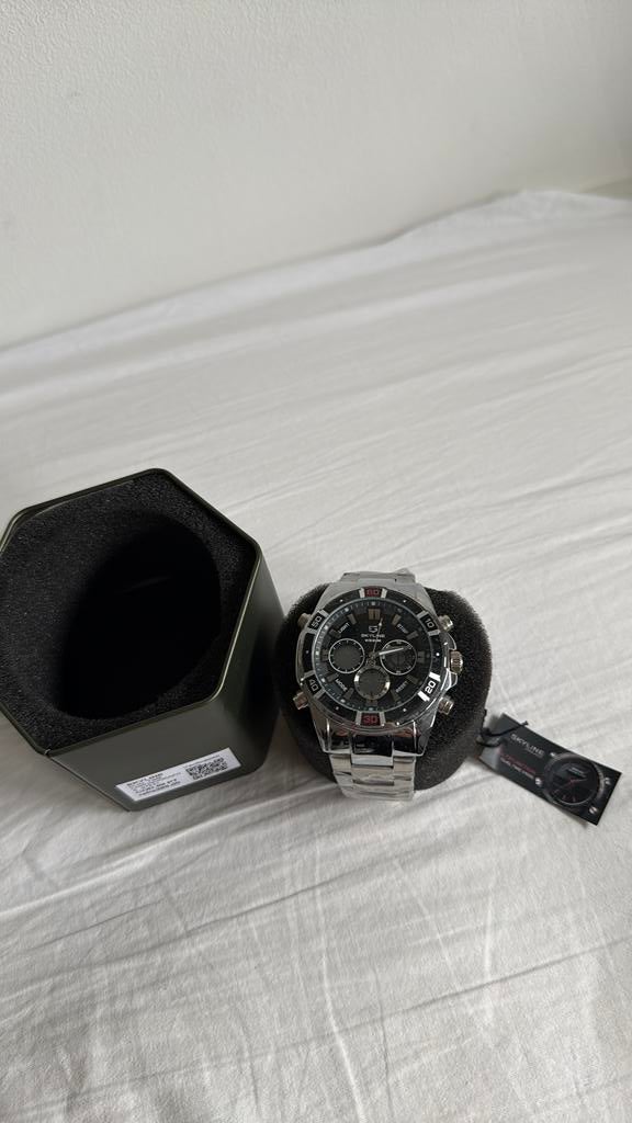 Montre skyline origine, Bijoux, Sacs & Beauté, Enlèvement ou Envoi, Comme neuf