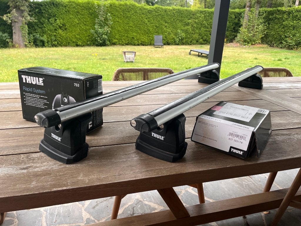 Barre Thule AeroBar 861 120cm avec kit BMW serie 3 & serie 1, Auto diversen, Dakdragers, Ophalen, Gebruikt