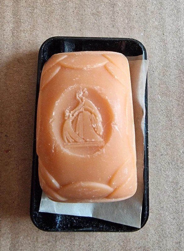 Ancien mini savon Arpège de Lanvin Année 70 35gr avec boite, Collections, Envoi, Comme neuf, Accessoires