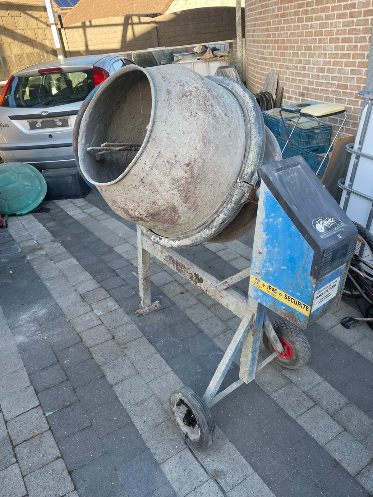Betonmolen 180 l, Ophalen, Gebruikt
