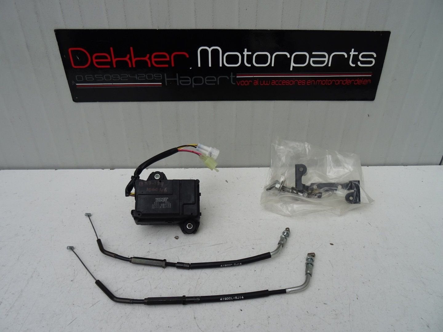 Servomotor / Servo + Kabels Suzuki GSXR1000 2005-2006 K5 K6, Enlèvement ou Envoi, -, -, -