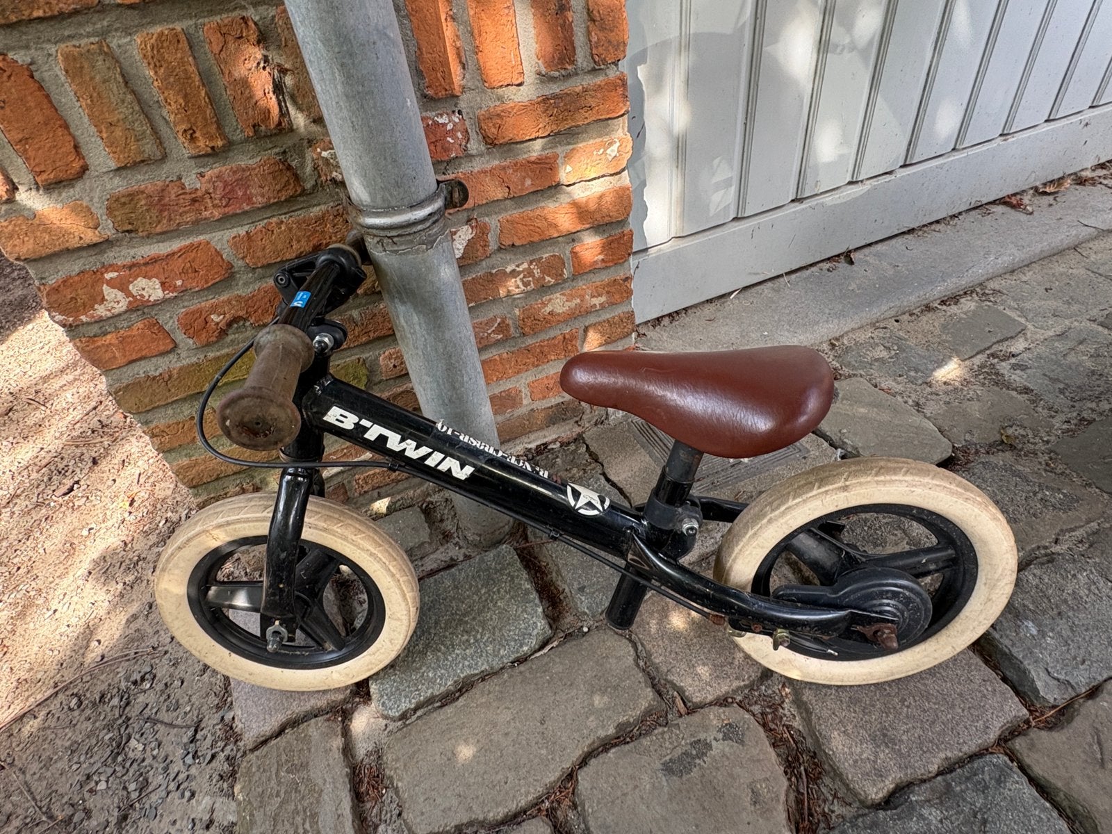 B twin rudride 520 loopfietsje, Ophalen, Zo goed als nieuw
