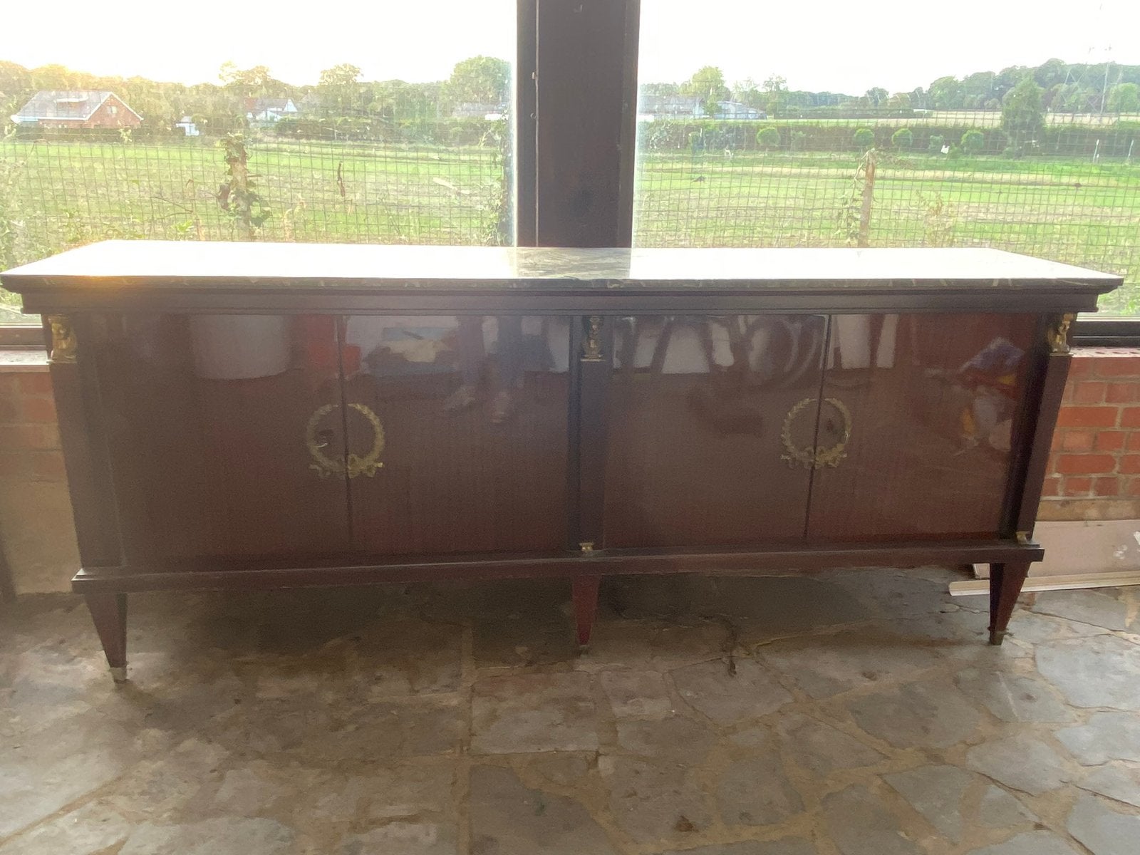 Meuble buffet avec plaque de marbre, Enlèvement, Utilisé