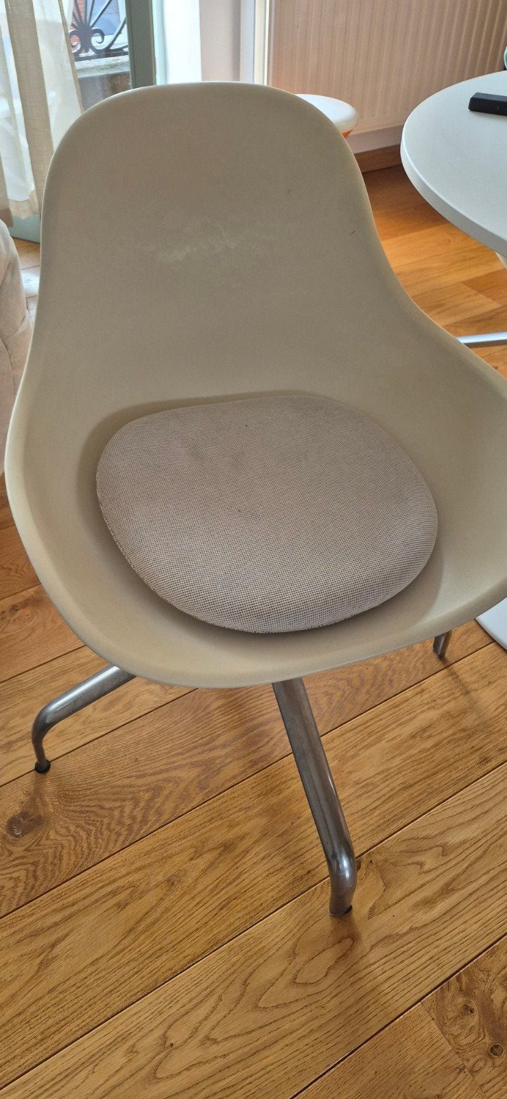 superbe paire de chaises pivotantes modèle JAKOB, Antiquités & Art, Enlèvement ou Envoi