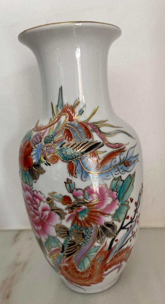 Vintage Chinese Famille Rose vaas met feniks en goudrand, Antiek en Kunst, Ophalen of Verzenden