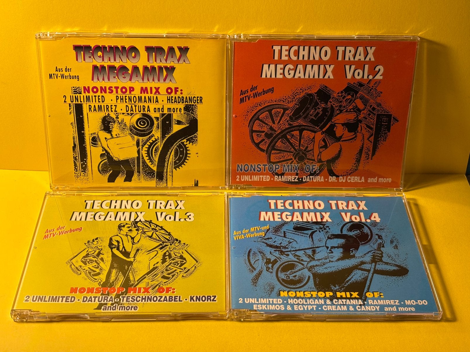 Techno trax megamix vol.1-vol.2-vol.3-vol.4, Envoi, Comme neuf, Techno
