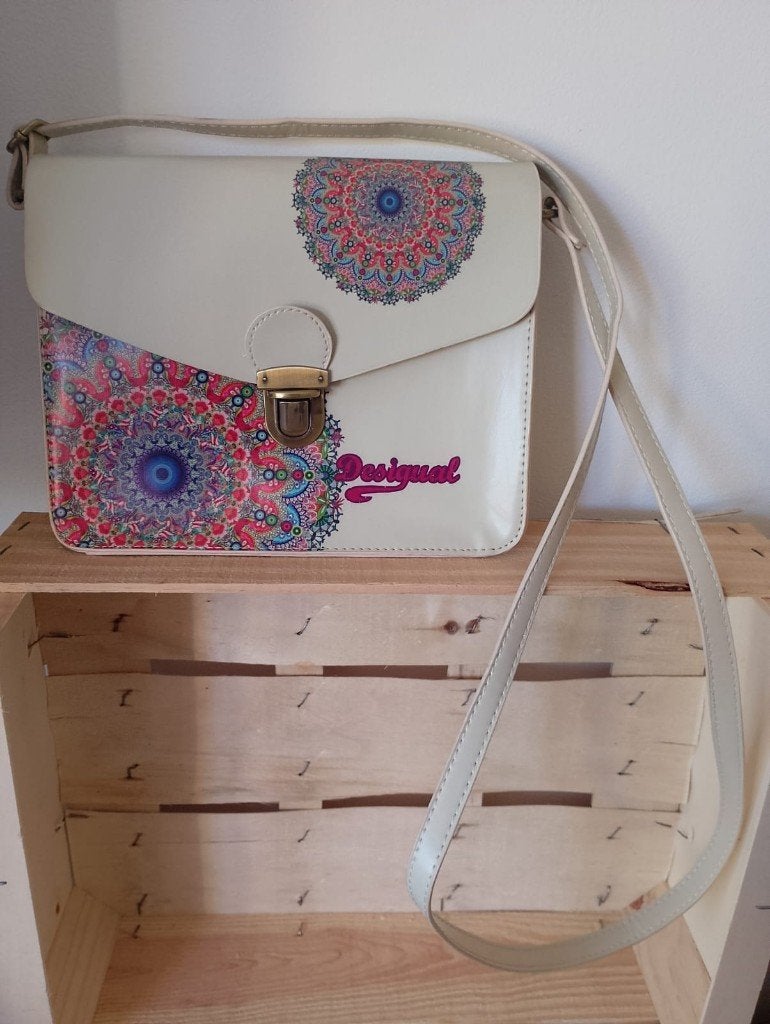 Sac Desigual, Handtassen en Accessoires, Ophalen of Verzenden, Zo goed als nieuw, Beige, Schoudertasje
