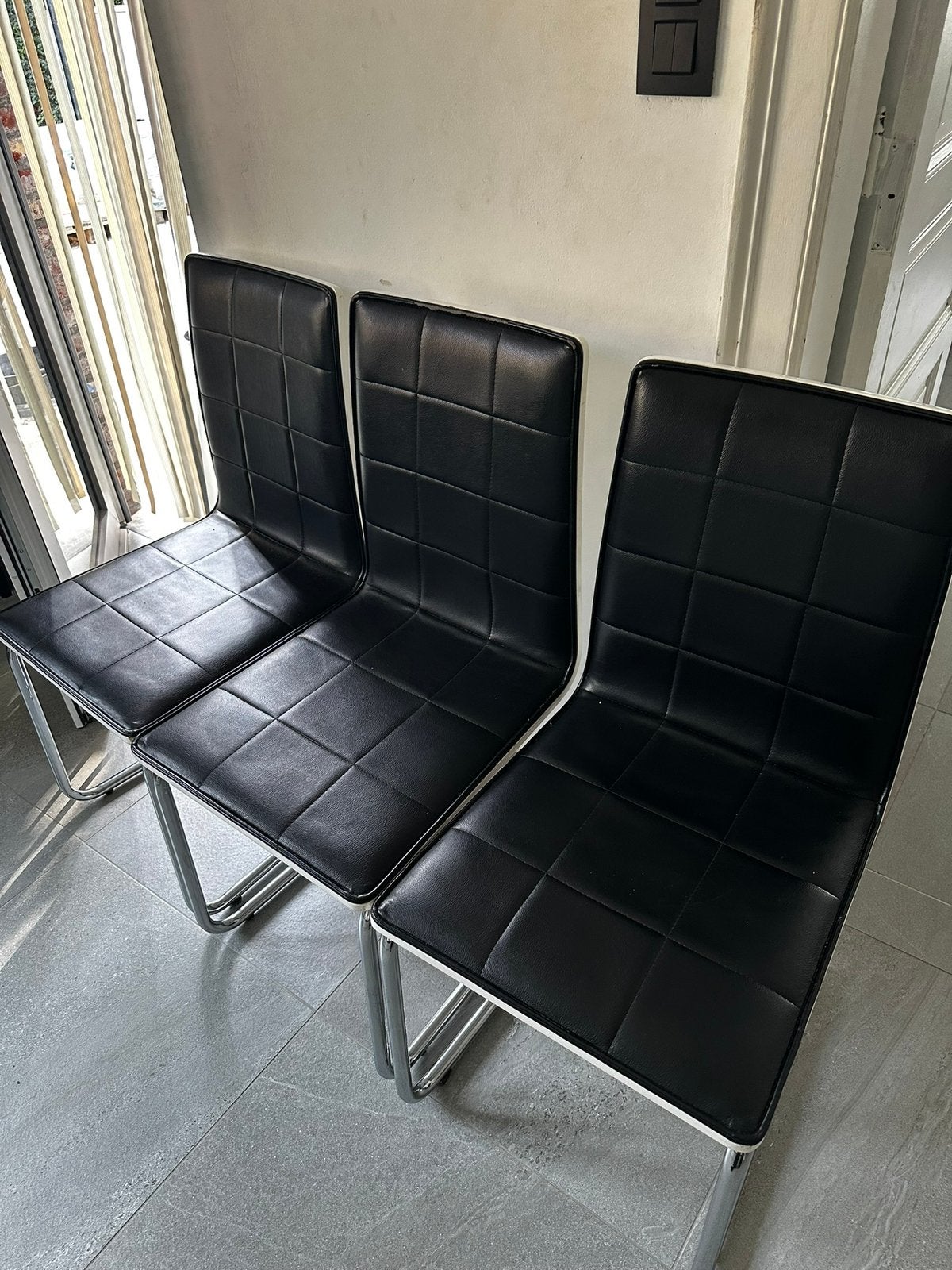 Zwarte stoelen van italiaanse model, Gebruikt, Zwart, Leer, Ophalen of Verzenden