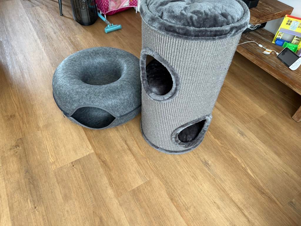 Katten toren + donut, Ophalen, Zo goed als nieuw