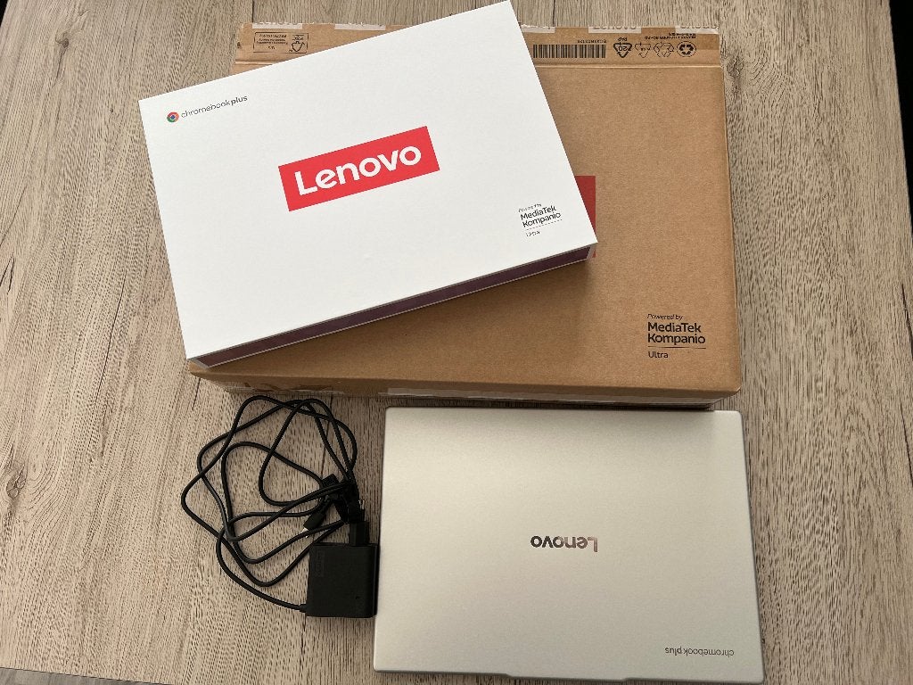 Lenovo Chromebook Plus 14 + Lenovo muis + sleeve, Computers en Software, Ophalen, 14 inch, Touchscreen, Zo goed als nieuw
