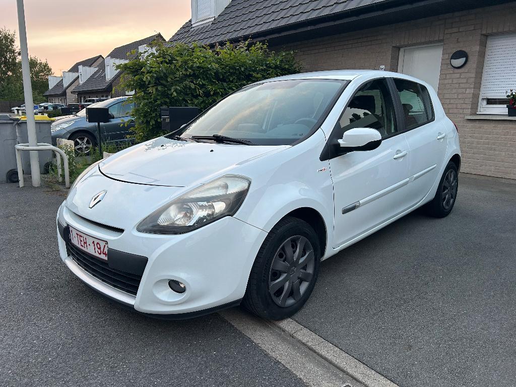 Clio 3 phase 2 Tomtom, Autos, Euro 5, Achat, Boîte manuelle, Noir
