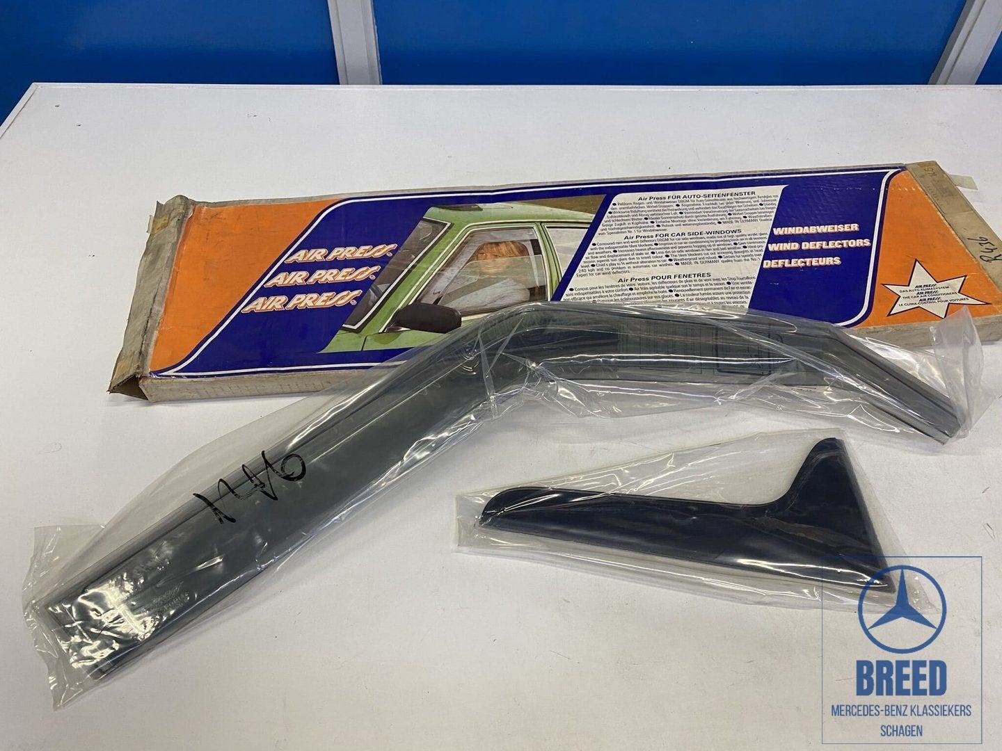 NOS Air Press zijwinddeflector set voor Mercedes-Benz W126, Neuf, -, -, Enlèvement ou Envoi