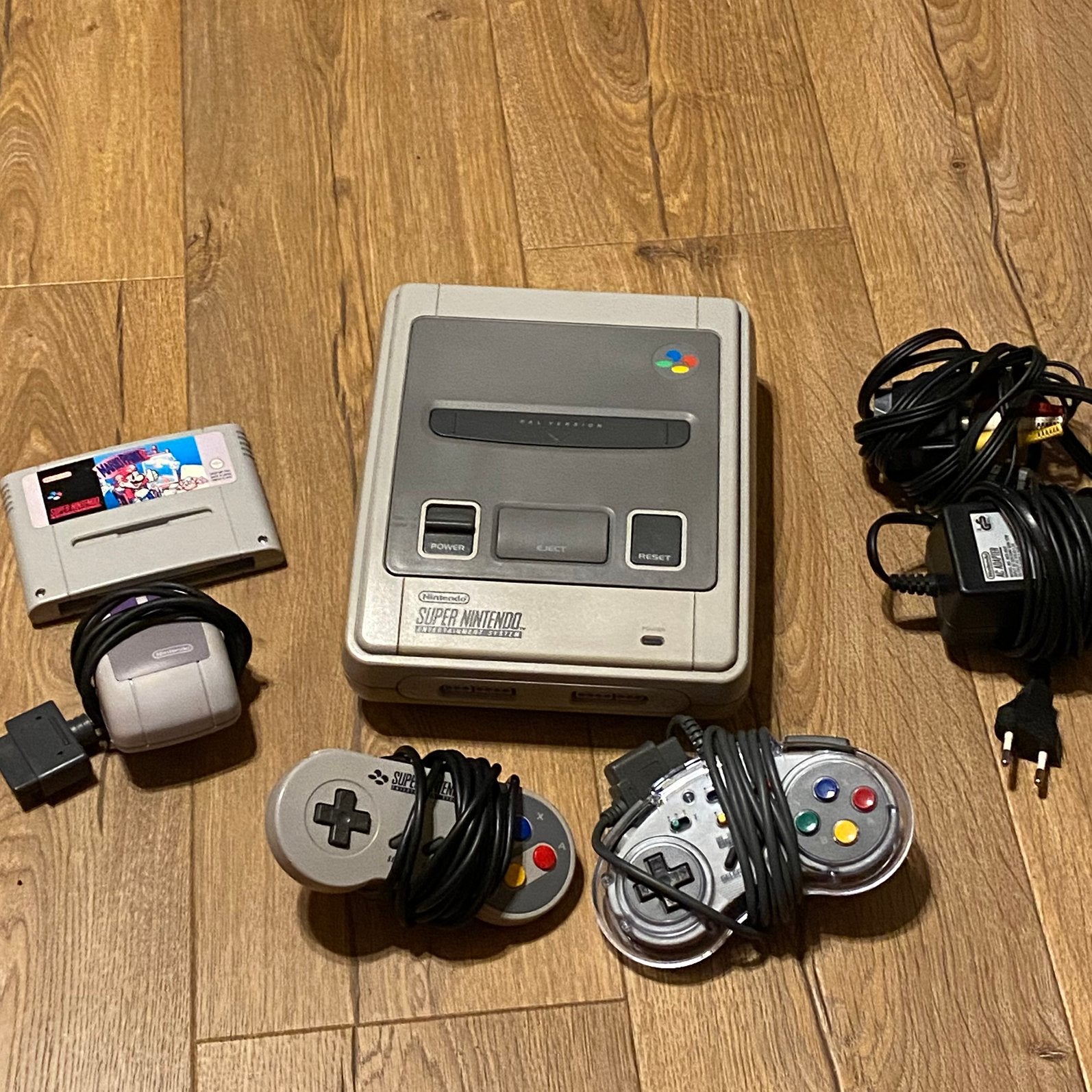 Super Nintendo, console, 2 manettes, souris et jeu, Enlèvement ou Envoi, Comme neuf