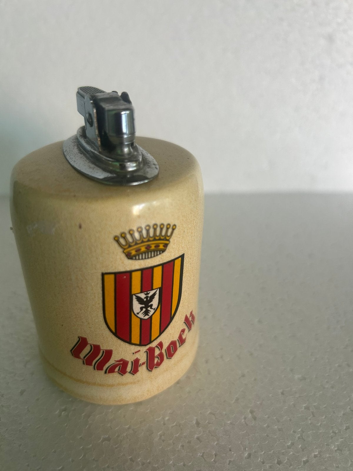 Chope porte briquet Mai-bock, Collections, Articles de fumeurs, Briquets & Boîtes d'allumettes, Enlèvement ou Envoi, Utilisé, Briquet