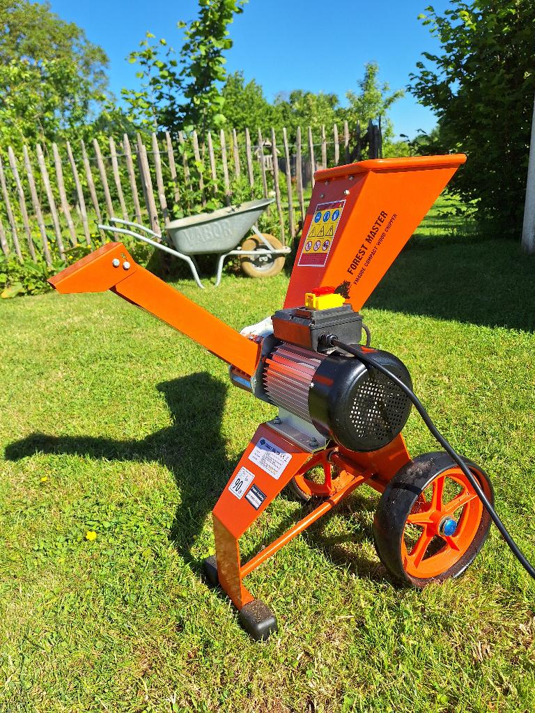 Broyeur à bois électrique compact PRO Forest Master, Électrique, Forest Master, Sac de ramassage, Enlèvement