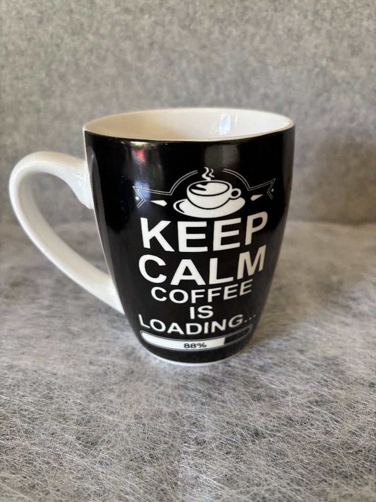 MOK KEEP CALM coffee is loading TAS, Ophalen of Verzenden, Nieuw, Keramiek, Kop(pen) en/of Schotel(s)