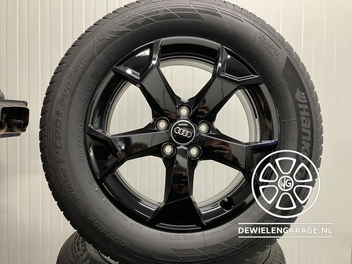 Audi Q3 BLACK Velgen + Winterbanden Origineel NIEUW Winterse, 215 mm, -, -, Banden en Velgen