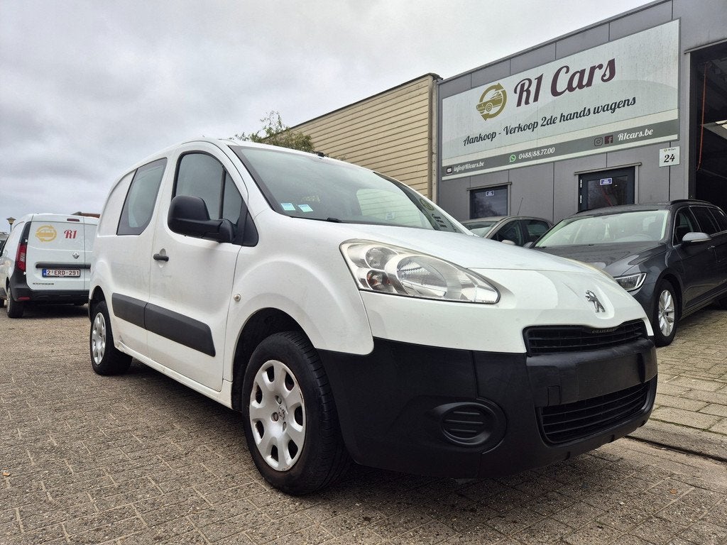 Peugeot Partner 1.6hdi 2013 /Airco/Pdc/Trekhaak/1ste eigenr, Auto's, Euro 5, Gebruikt, 4 cilinders, Wit