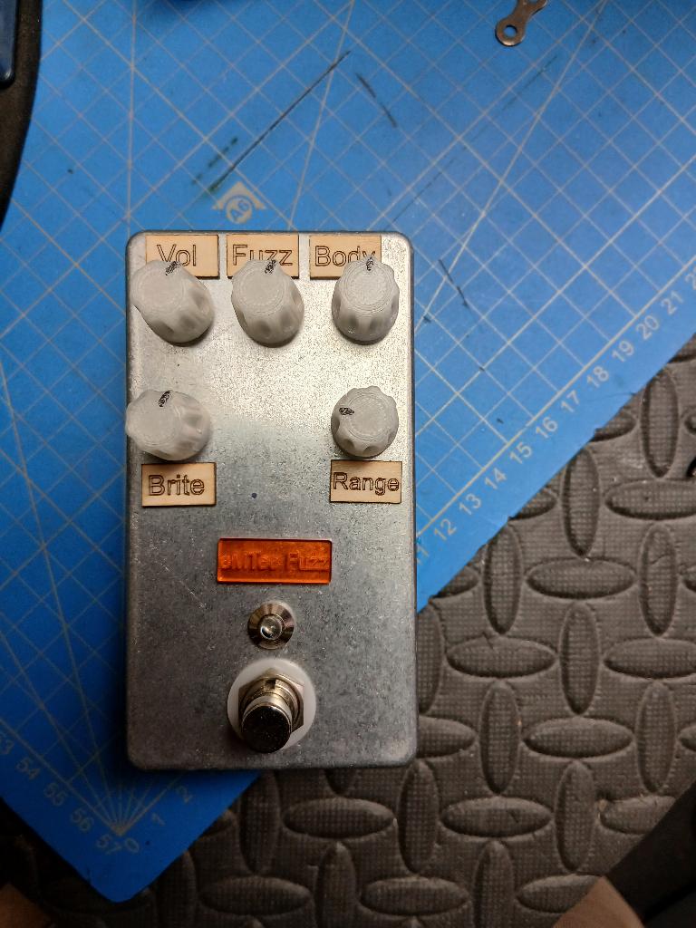 Fuzz pedaal germanium of silicium - handmade, Ophalen of Verzenden, Nieuw, Distortion, Overdrive of Fuzz