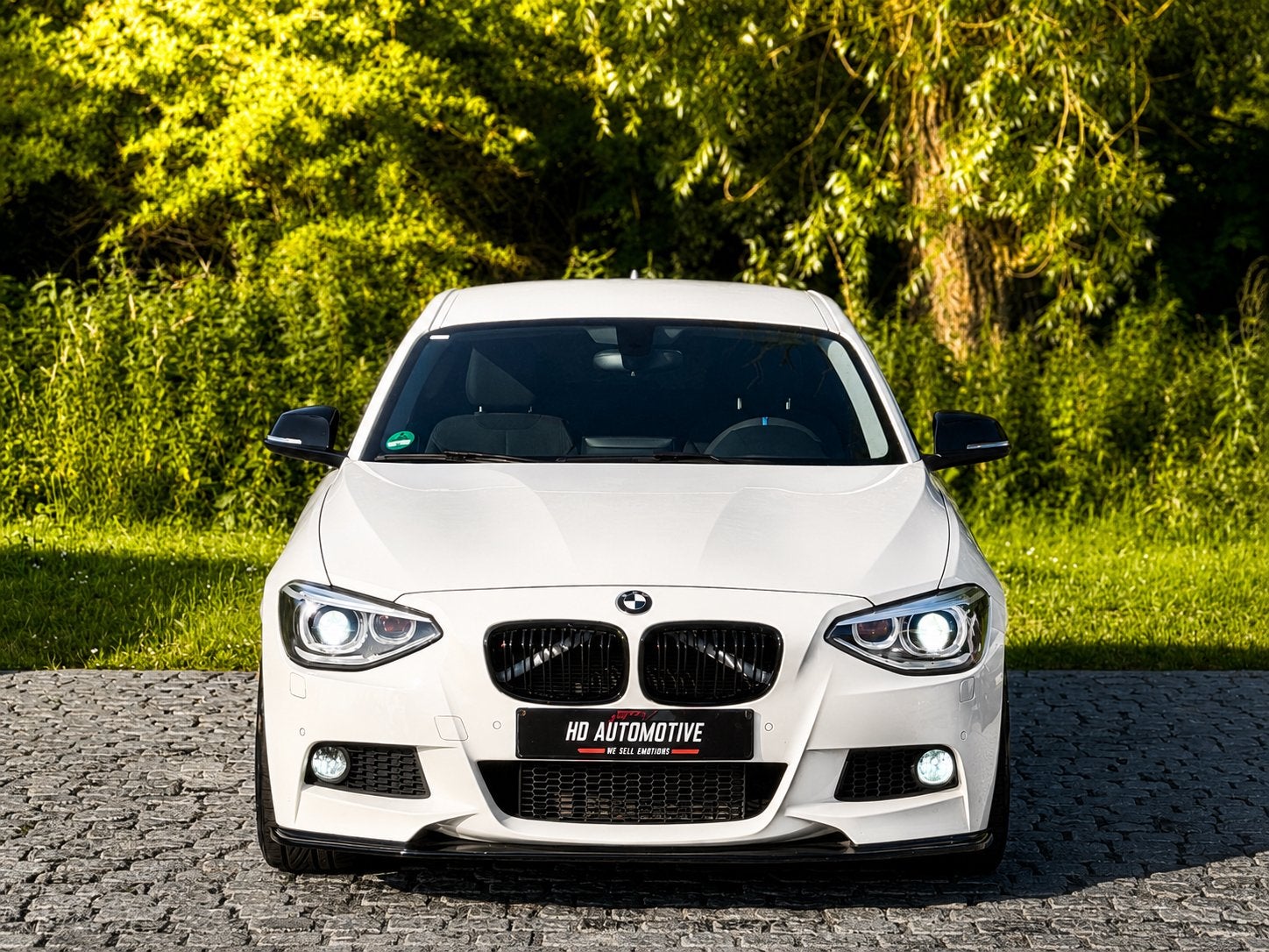 BMW F21 116i AUTOMATIC //M PERFORMANCE • EURO6 • M135i-LOOK, Auto's, 4 cilinders, Wit, Grijs, 1598 cc