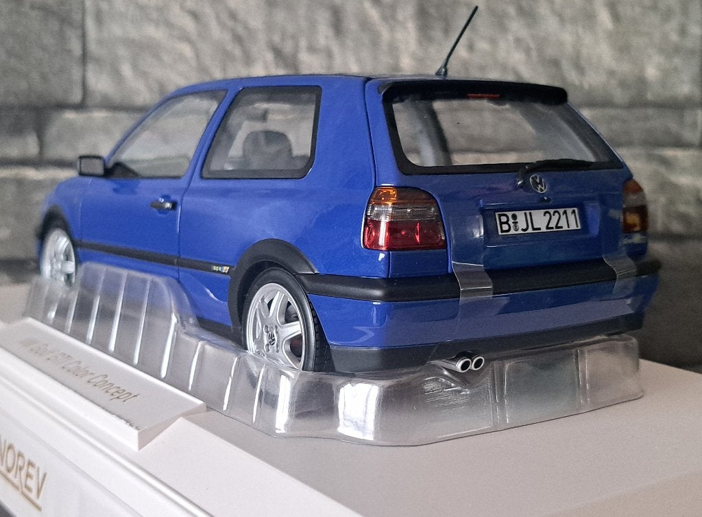 Vw Volkswagen golf 3 GTI color concept Jazz blue 1/18éme, Hobby & Loisirs créatifs, Neuf, Enlèvement ou Envoi, Voiture, Norev