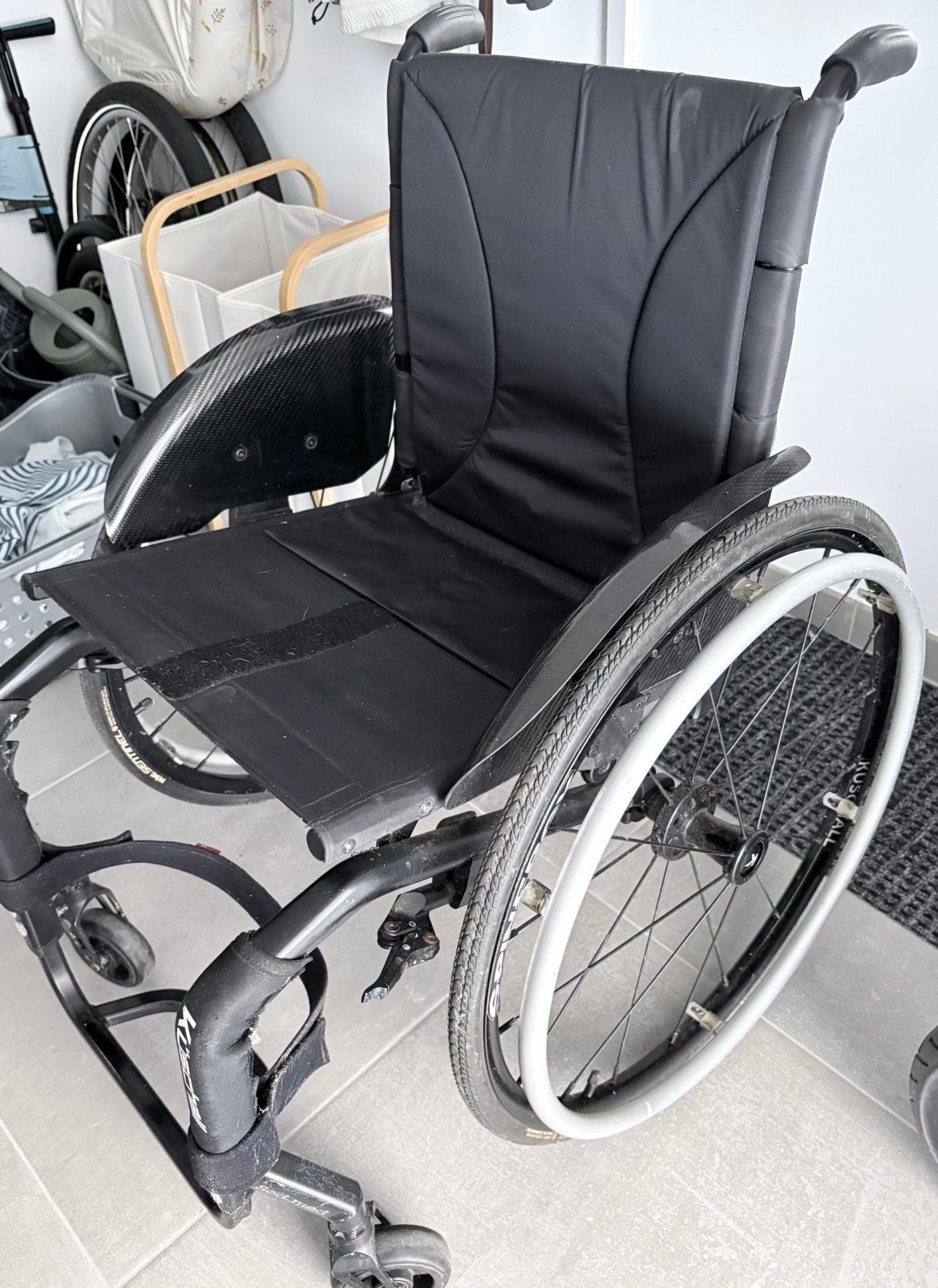 Chaise roulante KUSCHALL K-series, Diversen, Rolstoelen, Zo goed als nieuw, Handbewogen rolstoel, Ophalen