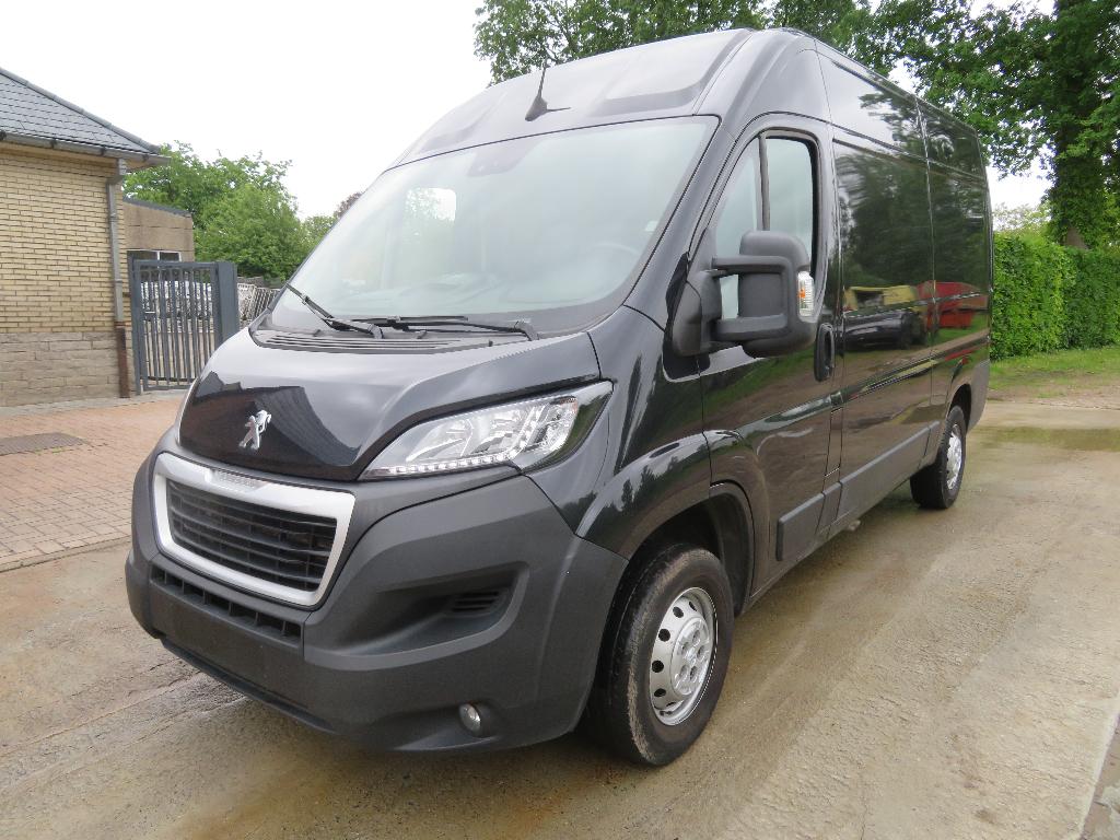 Peugeot Boxer 2.2BlueHDI - L2H2 - 2023 - 52.821km - €6d, Auto's, Bestelwagens en Lichte vracht, 4 cilinders, Zwart, 5 deurs, https://public.car-pass.be/vhr/c82fe6c8-3e91-4172-b1dc-1ea83d5aae24