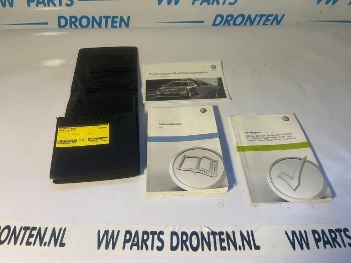 Instructie Boekje van een Volkswagen UP, Auto-onderdelen, Overige Auto-onderdelen, Volkswagen, Gebruikt, 3 maanden garantie, Ophalen of Verzenden