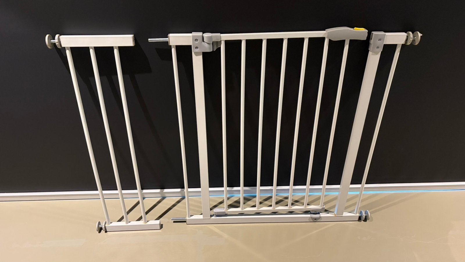 Porte de bridage/barrière d'escalier en métal avec rallonge, Enlèvement, Comme neuf, Barrière de sécurité