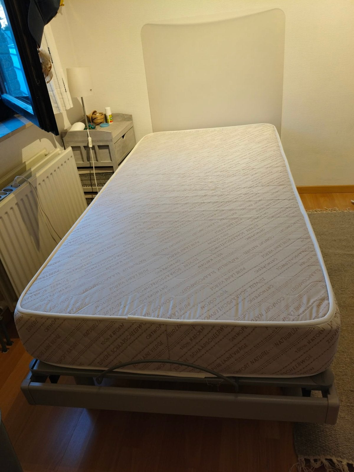Luxe elektrisch verstelbaar bed incl. nieuwe matras, Huis en Inrichting, Slaapkamer | Bedden, Ophalen, Verstelbaar, Eenpersoons